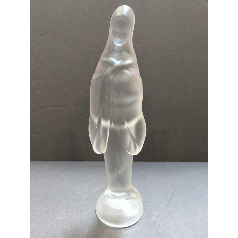 Fostoria Frosted Satin Glass Madonna Virgin Mary Glass Figurine‎
